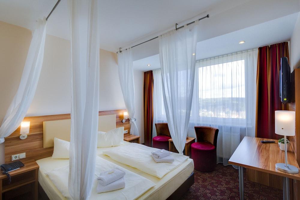 Ferien Hotel Rennsteigblick Фридрихрода Экстерьер фото