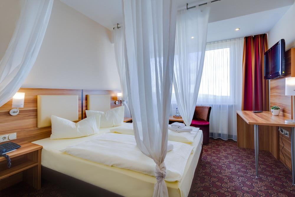 Ferien Hotel Rennsteigblick Фридрихрода Экстерьер фото